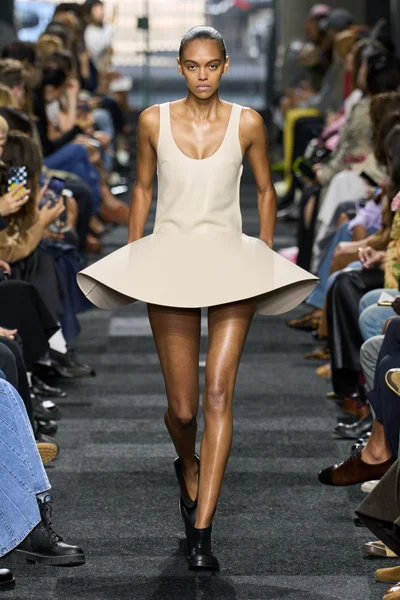 Look 7